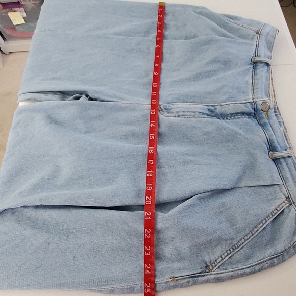 Anthropologie Pilcro Cropped Wide Leg Jeans Pleated Raw Hem Denim Size 32 - Picture 10 of 15